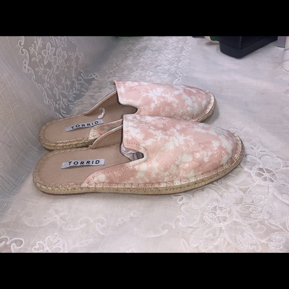 Torrid slip-on Espadrille Canvas plush tie dye size 10 Wide Width - Picture 3 of 11